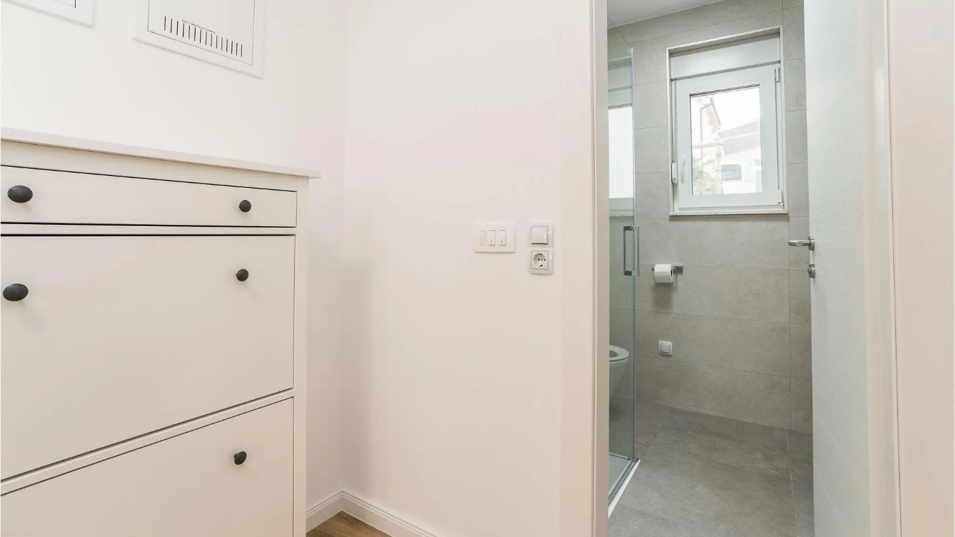 2 Bedroom Beautiful Apartment In Mandre