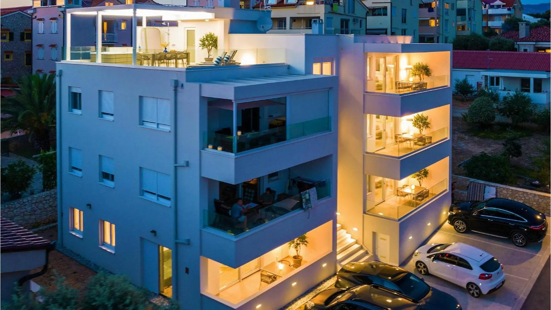 2 Bedroom Beautiful Apartment In Mandre 0*,