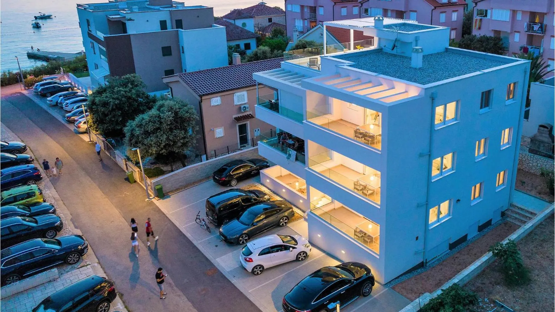 2 Bedroom Beautiful Apartment In Mandre