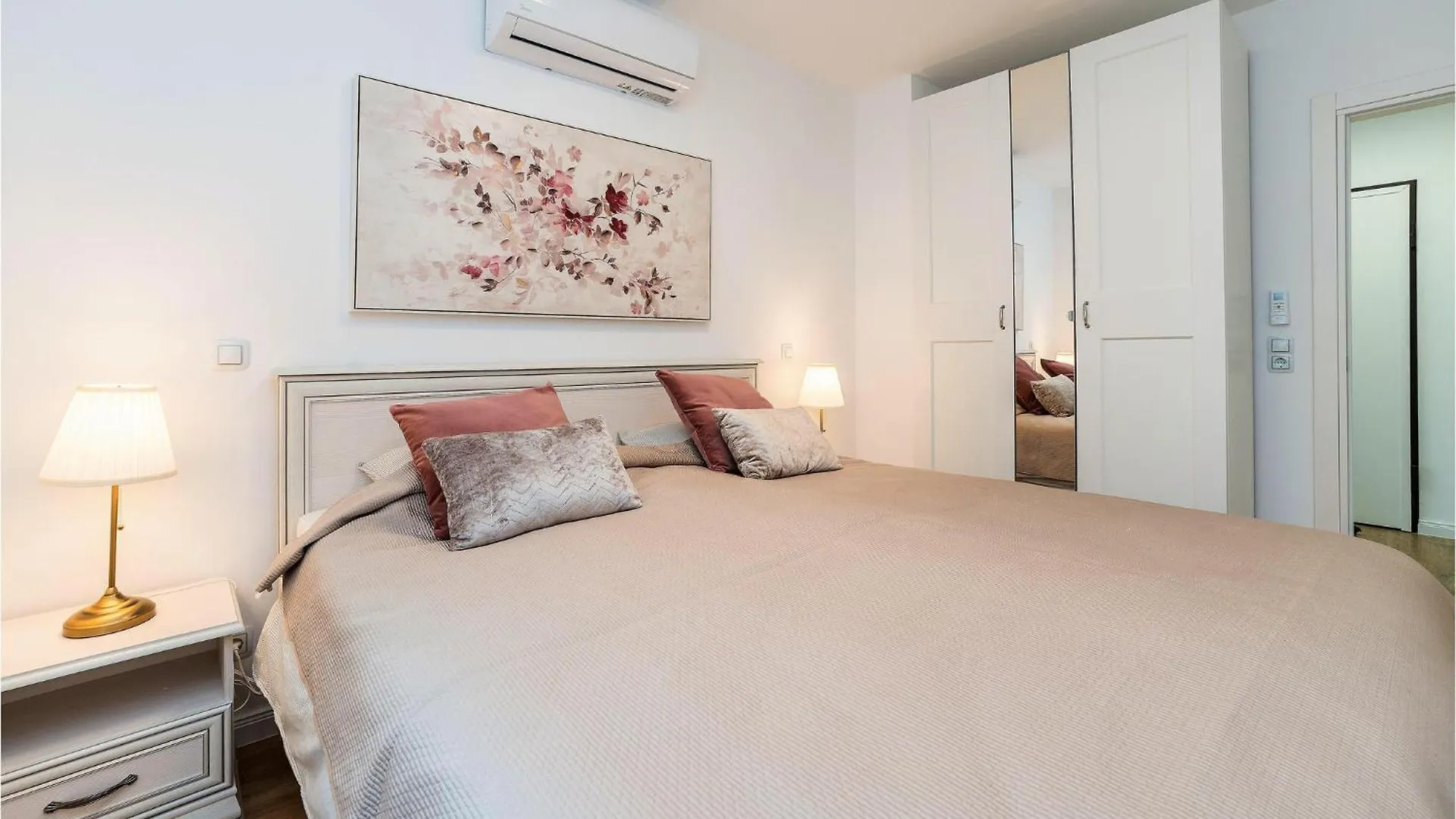 2 Bedroom Beautiful Apartment In Mandre Croatia